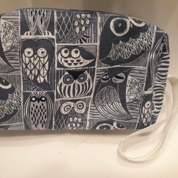 New Owls Travel bag Clutch Wallet Wristlet Pouch Blue White hanging pouch case - Picture 1 of 6
